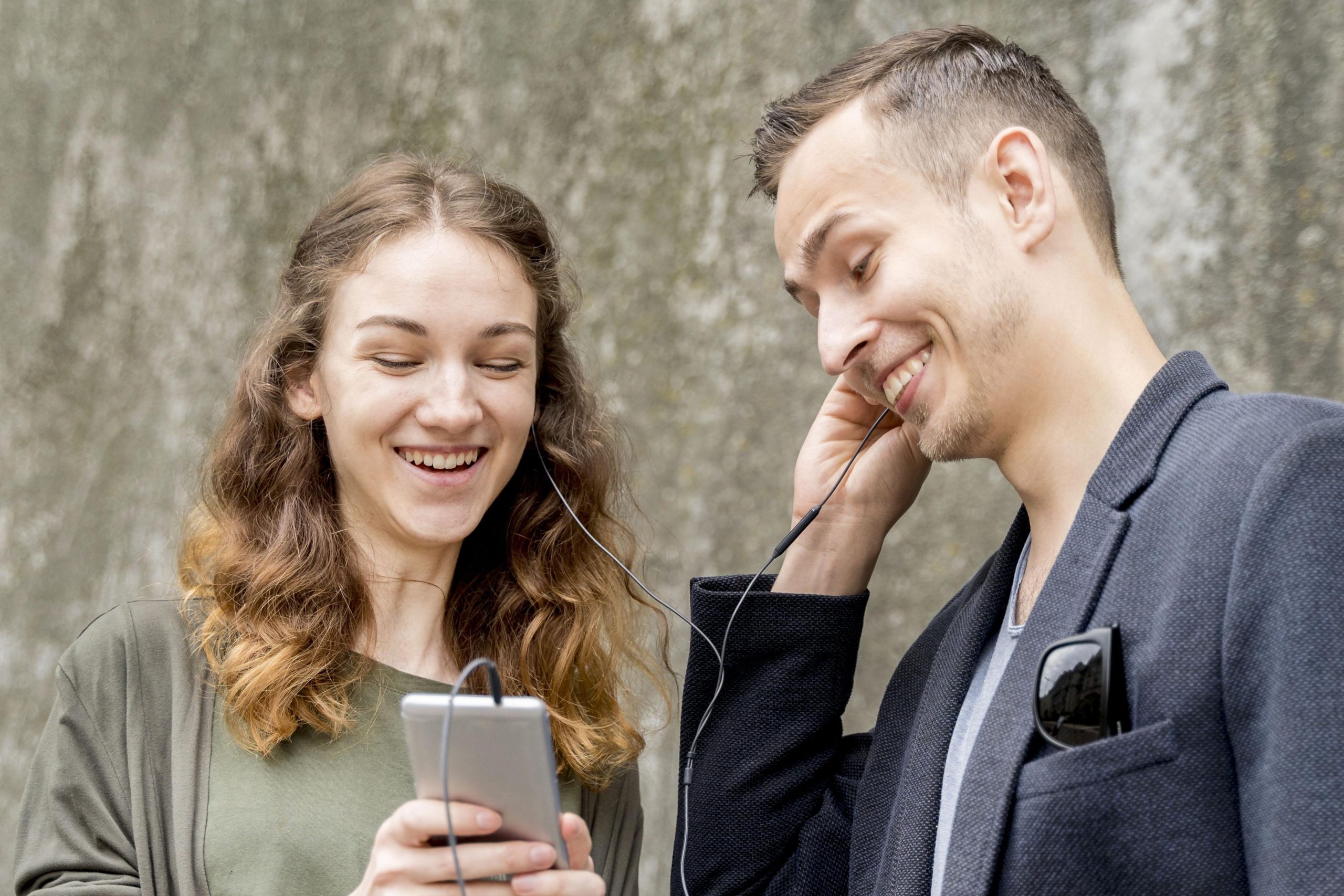 The Art of Listening: Transforming Conversations Into Connection